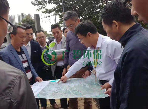 大良街道、順控環(huán)保水務(wù)等領(lǐng)導(dǎo)到金陡涌黑臭水體治理現(xiàn)場(chǎng)視察工作(圖1)